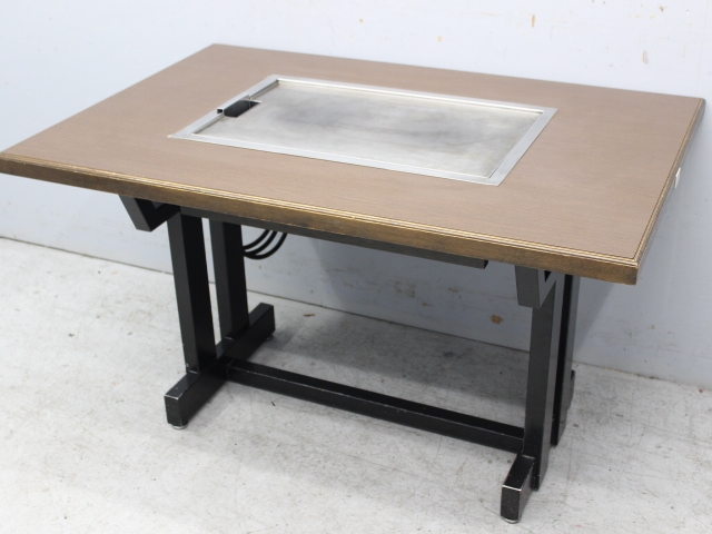 鉄板テーブル（電気式、磨き鉄板フチあり）