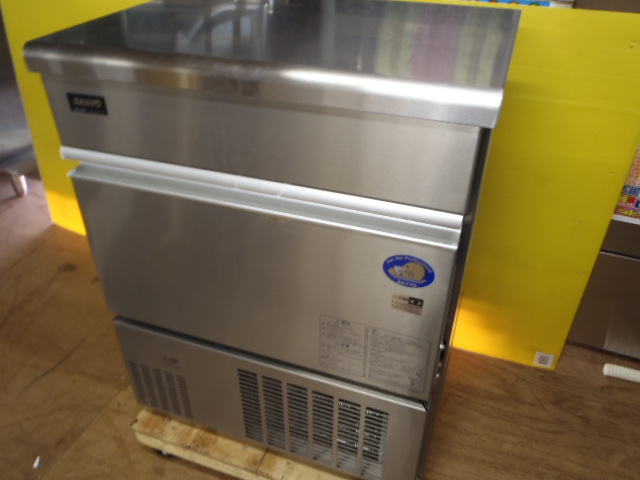 サンヨー SIM-S4500 製氷機 '10年 - 中古厨房機器.net